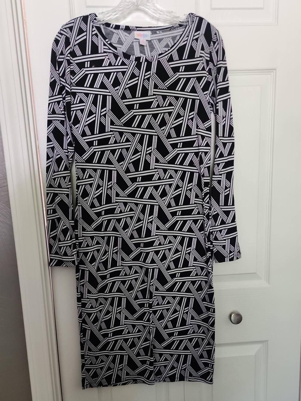 LuLaRoe Black and White Geometric Long Sleeve Dress